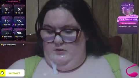 Snapshot of chubbydevil22 chatting on February 12, 12:27 am kenli online show from February 12, 12:27 am