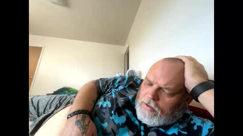 chubbyluvr42 online show from November 13, 2:16 pm