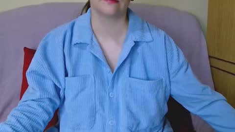 Maia online show from December 15, 8:58 pm