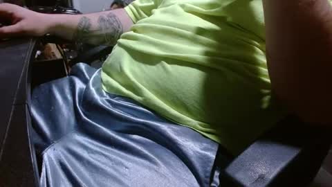 chubbyuncut5 online show from April 4, 4:00 am