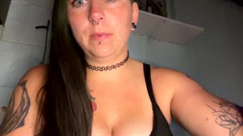 Snapshot of chuckysbride187 chatting on December 1, 9:14 am chuckysbride187 online show from December 1, 9:14 am