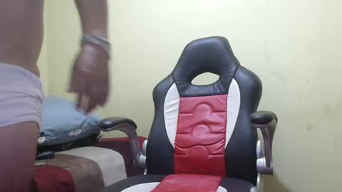 Snapshot of chupameloxxx3 chatting on February 5, 1:37 am el papi online show from February 5, 1:37 am