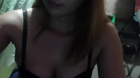 Snapshot of chuzy032094 chatting on February 20, 12:05 pm chuzy032094 online show from February 20, 12:05 pm