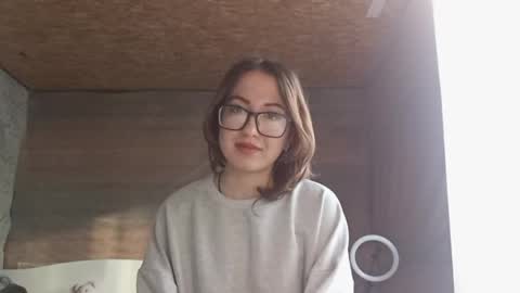 Olivia online show from May 28, 11:40 am