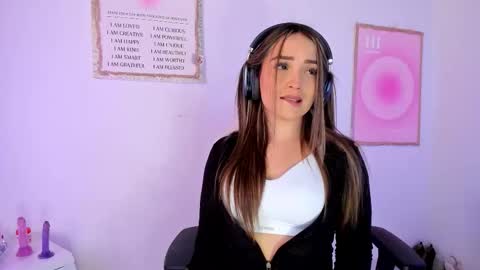 Ciindy Lovers online show from January 8, 7:49 pm