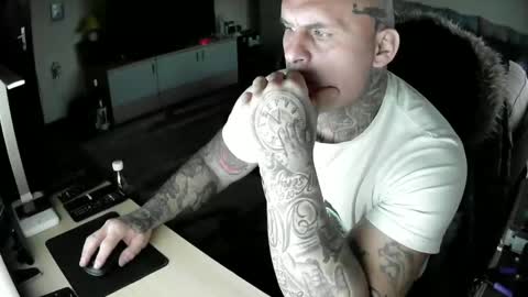 cikakure16081976 online show from February 9, 3:56 pm