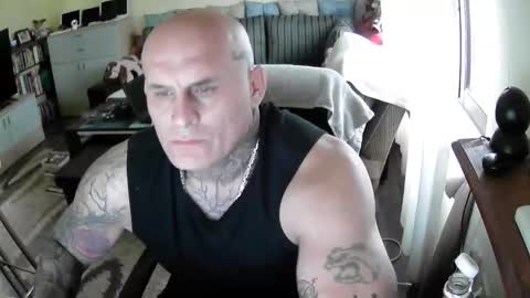 cikakure16081976 online show from April 2, 3:42 pm