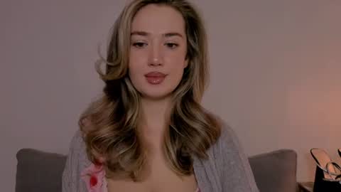 cindyprettywomen online show from November 1, 6:15 am