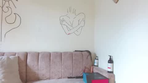 Snapshot of cinna__ chatting on October 24, 2:57 pm cinna__ online show from October 24, 2:57 pm