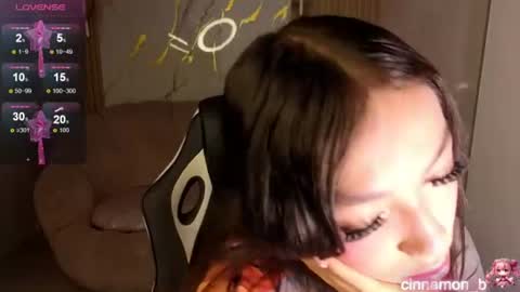 Snapshot of cinnamon_b chatting on June 20, 1:03 pm Cinnamon online show from June 20, 1:03 pm