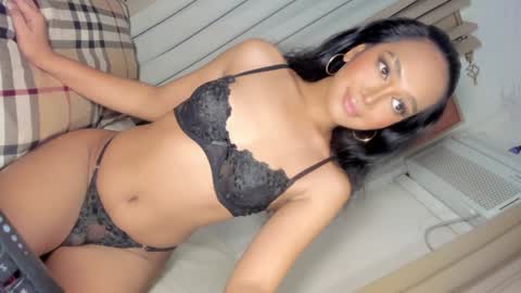 Snapshot of cinnamoncandy14 chatting on January 26, 9:40 am Ask me online show from January 26, 9:40 am