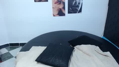 Cinthya online show from November 19, 6:30 pm