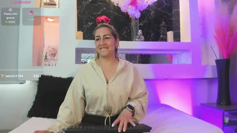 Snapshot of cinthya_mjs chatting on May 30, 12:24 pm Cinthya online show from May 30, 12:24 pm