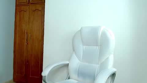 Cintia Hills online show from December 24, 4:11 am