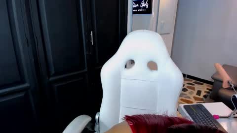 Snapshot of cintiacolins chatting on November 7, 8:14 am CintiaCollins online show from November 7, 8:14 am