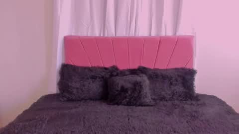 CintiaCollins  online show from December 15, 1:37 pm