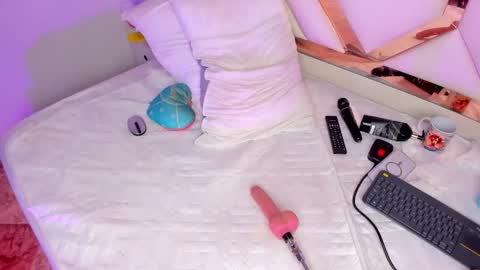 Cintia online show from December 3, 12:40 am