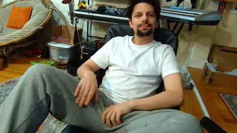 Snapshot of cirdan93 chatting on February 6, 2:16 am CirdanBiGuy online show from February 6, 2:16 am