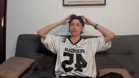 cirosky_elchicopolla online show from December 1, 4:39 am