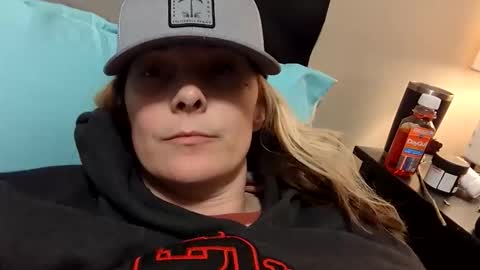 Snapshot of cj_wunderlust chatting on October 13, 2:44 am cj_wunderlust online show from October 13, 2:44 am