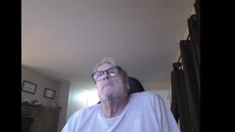 Snapshot of cjscout chatting on December 2, 6:30 am cjscout online show from December 2, 6:30 am