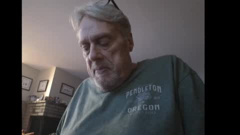 Snapshot of cjscout chatting on December 12, 9:19 am cjscout online show from December 12, 9:19 am