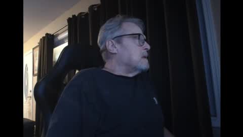 Snapshot of cjscout chatting on December 22, 7:54 am cjscout online show from December 22, 7:54 am