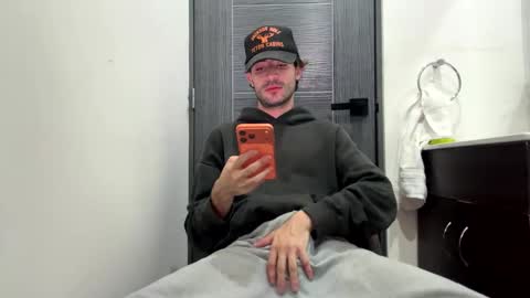 Snapshot of ckeefer96 chatting on February 12, 3:23 am ckeefer96 online show from February 12, 3:23 am