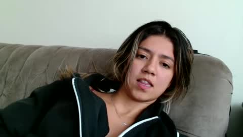 Snapshot of clair_of chatting on May 22, 8:03 pm clair_of online show from May 22, 8:03 pm