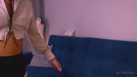 Claire online show from November 8, 4:18 pm