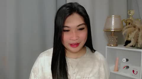 Snapshot of claire_wntr chatting on May 4, 10:00 am CLAIRE online show from May 4, 10:00 am
