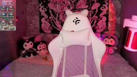 Claire Faers online show from December 18, 2:45 pm