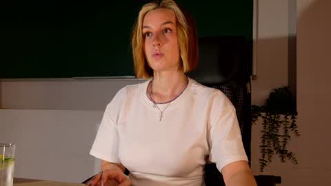 Snapshot of clairemathis chatting on July 4, 3:07 pm Claire online show from July 4, 3:07 pm