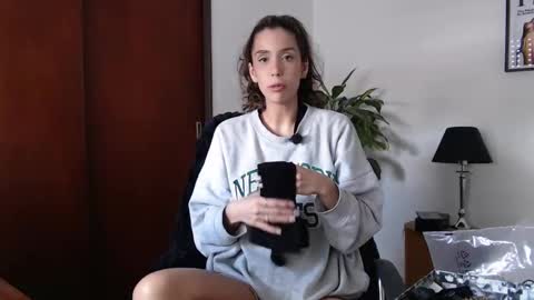 clairevarhol online show from October 18, 4:08 pm