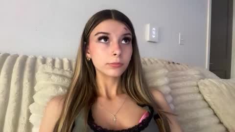 Snapshot of clairewalkerr chatting on November 14, 10:07 pm clairewalkerr online show from November 14, 10:07 pm