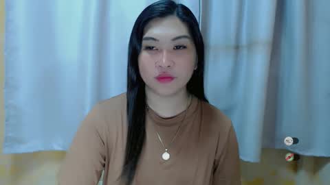 Snapshot of clairewntr_ chatting on December 4, 8:34 am CLAIRE online show from December 4, 8:34 am