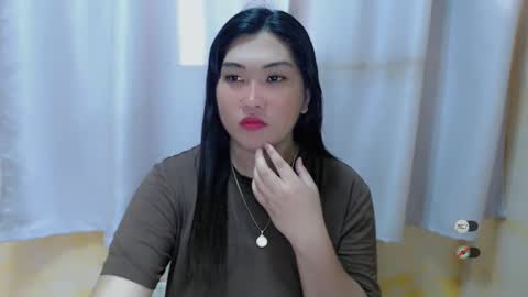 Snapshot of clairewntr_ chatting on December 5, 5:48 am CLAIRE online show from December 5, 5:48 am