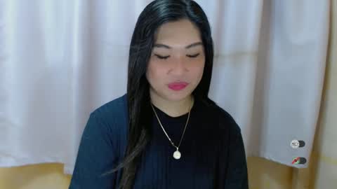 Snapshot of clairewntr_ chatting on December 7, 5:48 am CLAIRE online show from December 7, 5:48 am