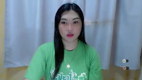 Snapshot of clairewntr_ chatting on December 9, 4:45 am CLAIRE online show from December 9, 4:45 am