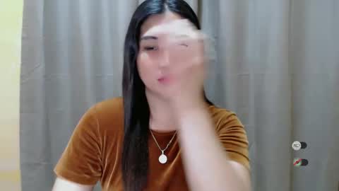 Snapshot of clairewntr_ chatting on December 10, 8:19 am CLAIRE online show from December 10, 8:19 am