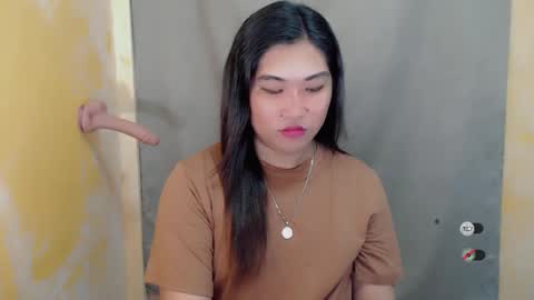 Snapshot of clairewntr_ chatting on December 17, 3:17 pm CLAIRE online show from December 17, 3:17 pm