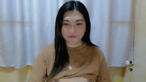Snapshot of clairewntr_ chatting on December 18, 5:48 am CLAIRE online show from December 18, 5:48 am