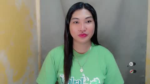 Snapshot of clairewntr_ chatting on December 18, 4:28 pm CLAIRE online show from December 18, 4:28 pm
