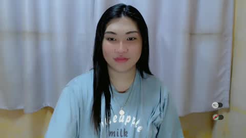 Snapshot of clairewntr_ chatting on December 23, 8:33 am CLAIRE online show from December 23, 8:33 am