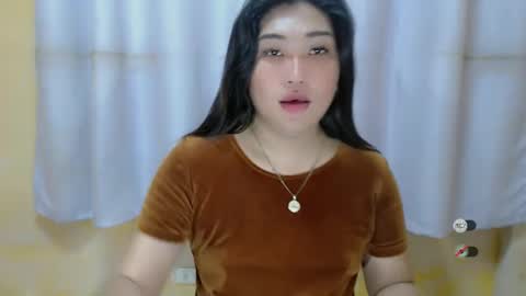 Snapshot of clairewntr_ chatting on January 3, 3:27 am CLAIRE online show from January 3, 3:27 am