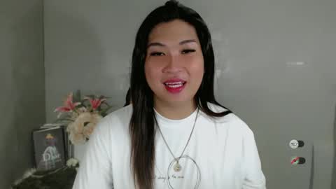 Snapshot of clairewntr_ chatting on January 6, 9:08 am CLAIRE online show from January 6, 9:08 am