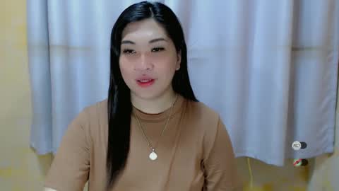 Snapshot of clairewntr_ chatting on January 9, 6:59 am CLAIRE online show from January 9, 6:59 am