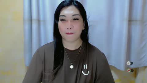 Snapshot of clairewntr_ chatting on January 11, 7:28 am CLAIRE online show from January 11, 7:28 am