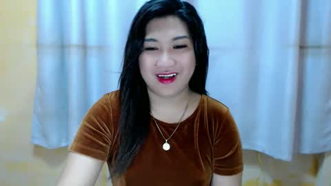 Snapshot of clairewntr_ chatting on January 14, 4:25 am CLAIRE online show from January 14, 4:25 am