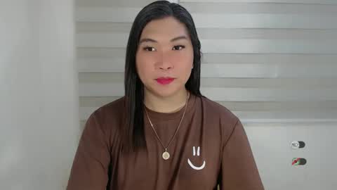 Snapshot of clairewntr_ chatting on January 27, 7:24 am CLAIRE online show from January 27, 7:24 am